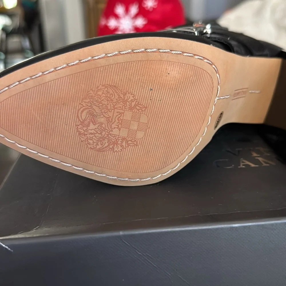 Vince Camuto Ankle Heel Boot💕 - Picture 6 of 9